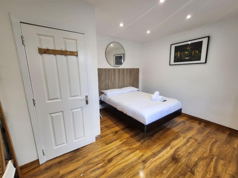 Spacious And Bright One Bedroom Apartment Oxford Exterior photo