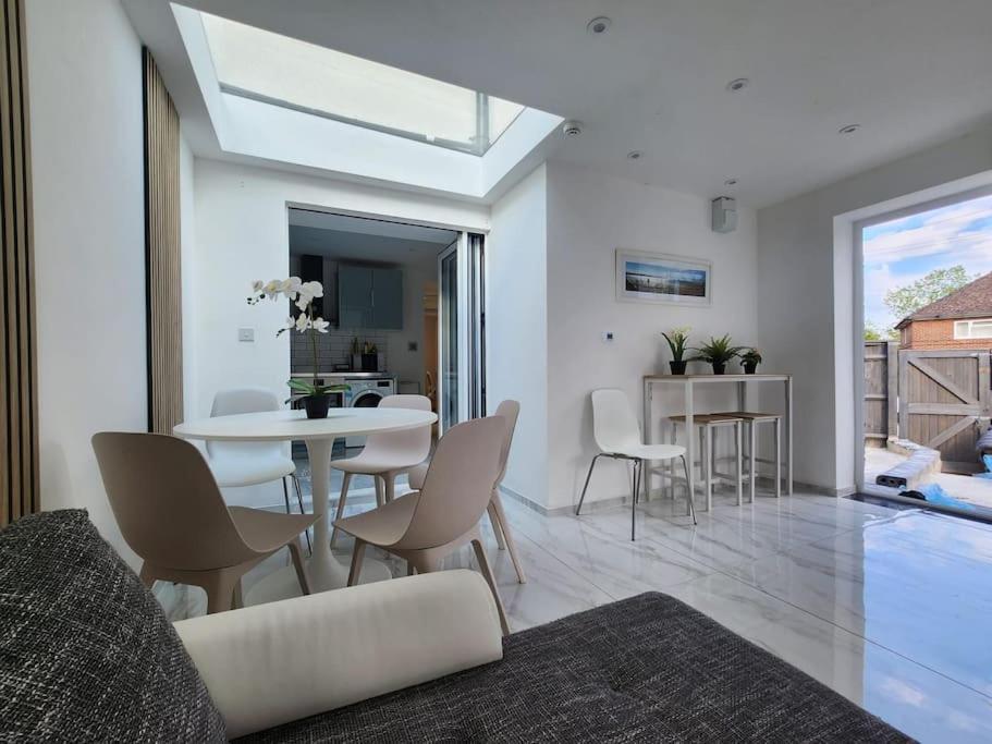 Spacious And Bright One Bedroom Apartment Oxford Exterior photo
